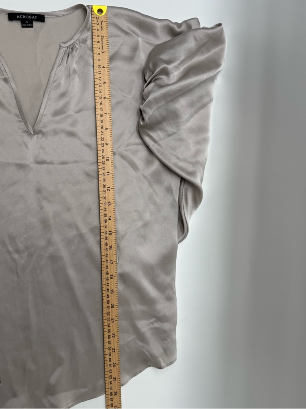 Acrobat Women's Silver 100% silk Blouse sz S - Picture 8 of 8